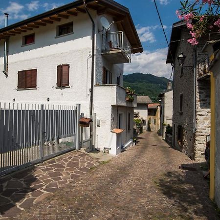 Casa Vacanze Linda Gera Lario Luaran gambar