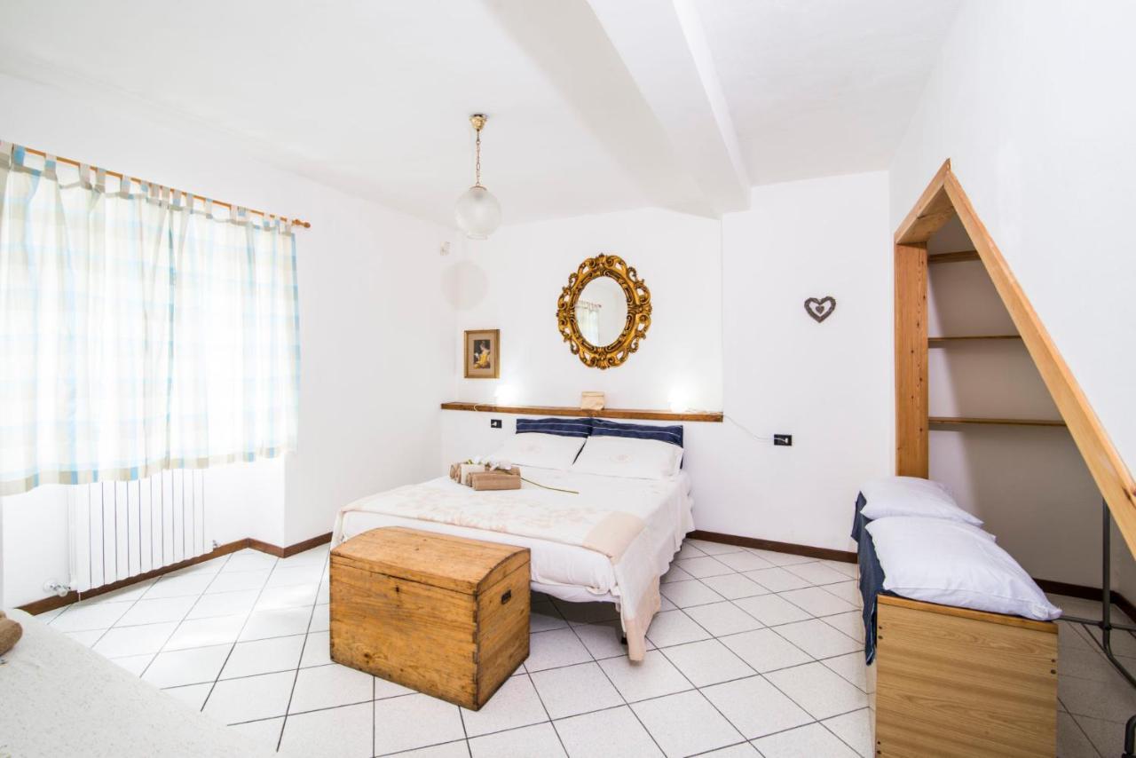 Casa Vacanze Linda Gera Lario Luaran gambar