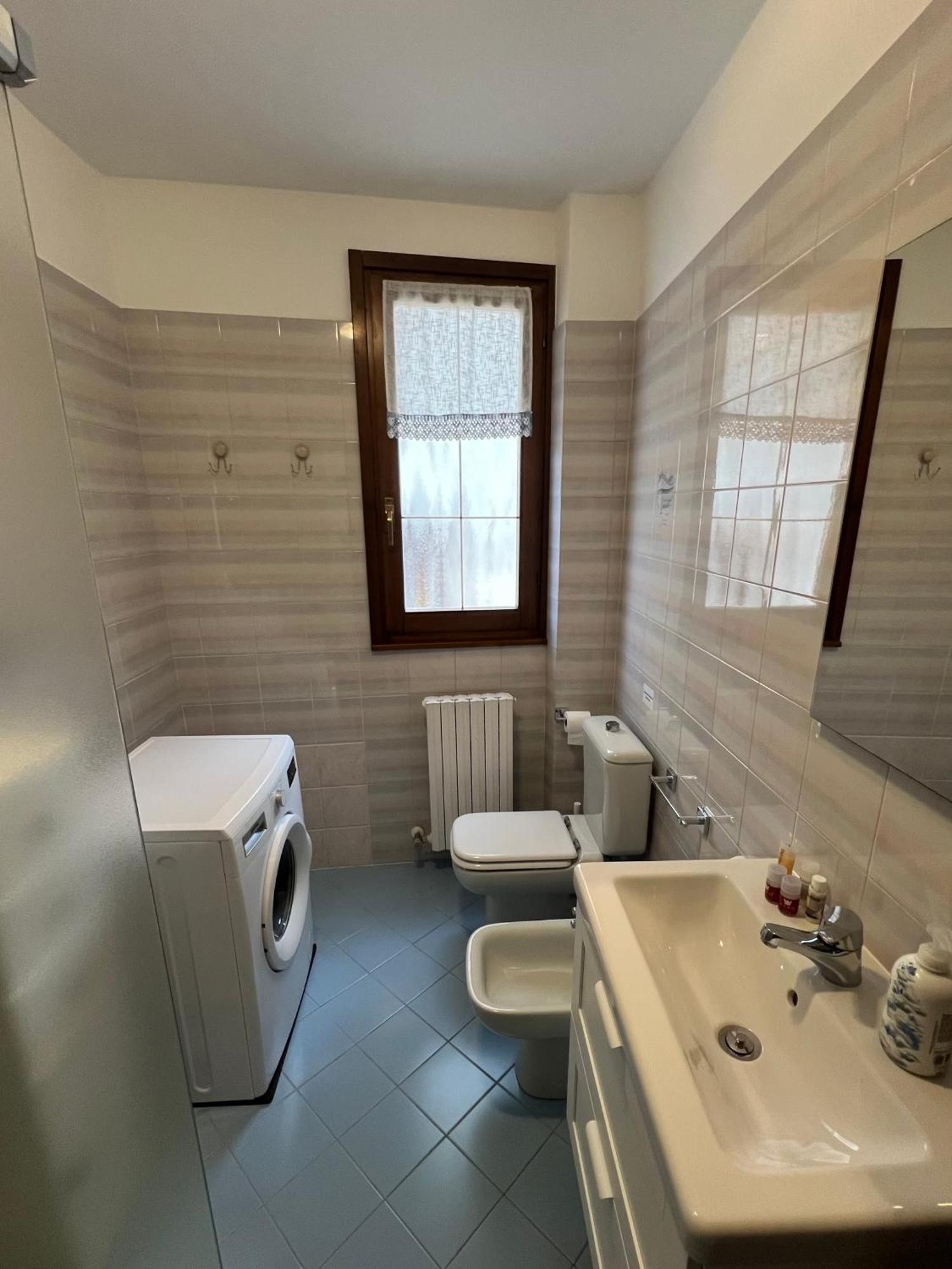 Casa Vacanze Linda Gera Lario Luaran gambar